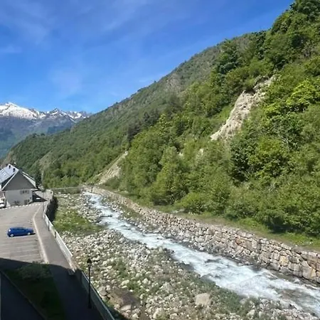 Cosy Avec Vue Rivière Et Montagne